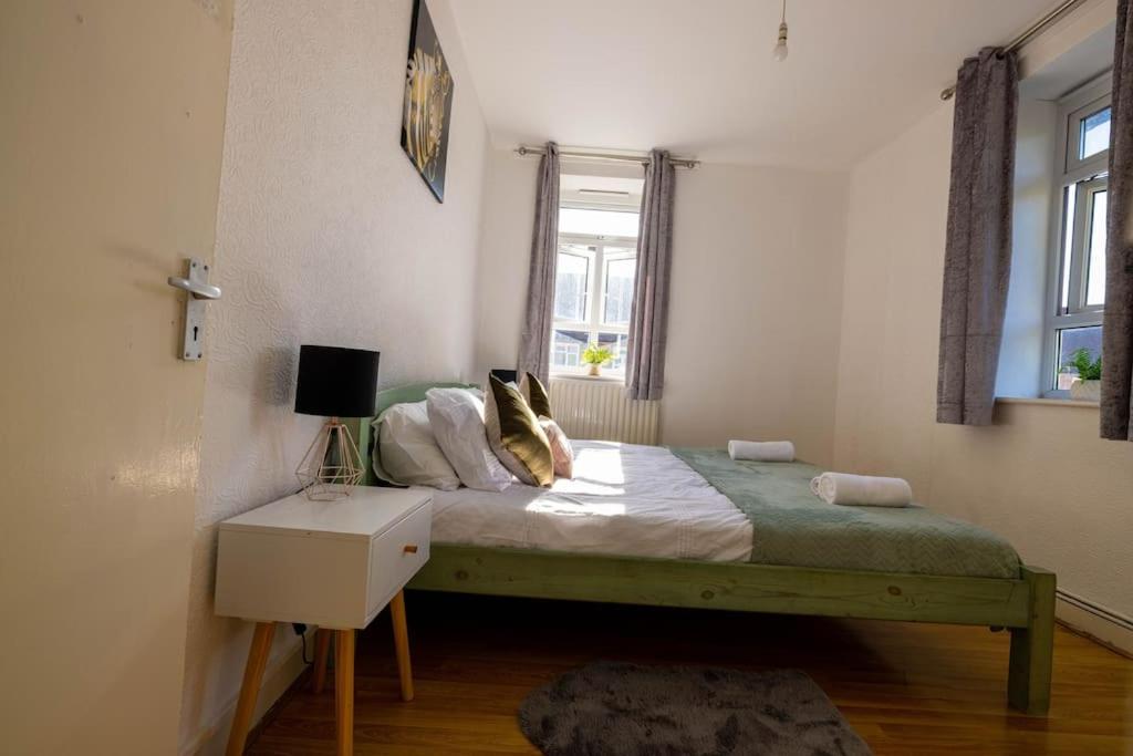 Pristine 3 Beds Hackney E9 Apartment ลอนดอน ภายนอก รูปภาพ
