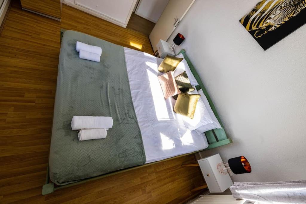 Pristine 3 Beds Hackney E9 Apartment ลอนดอน ภายนอก รูปภาพ