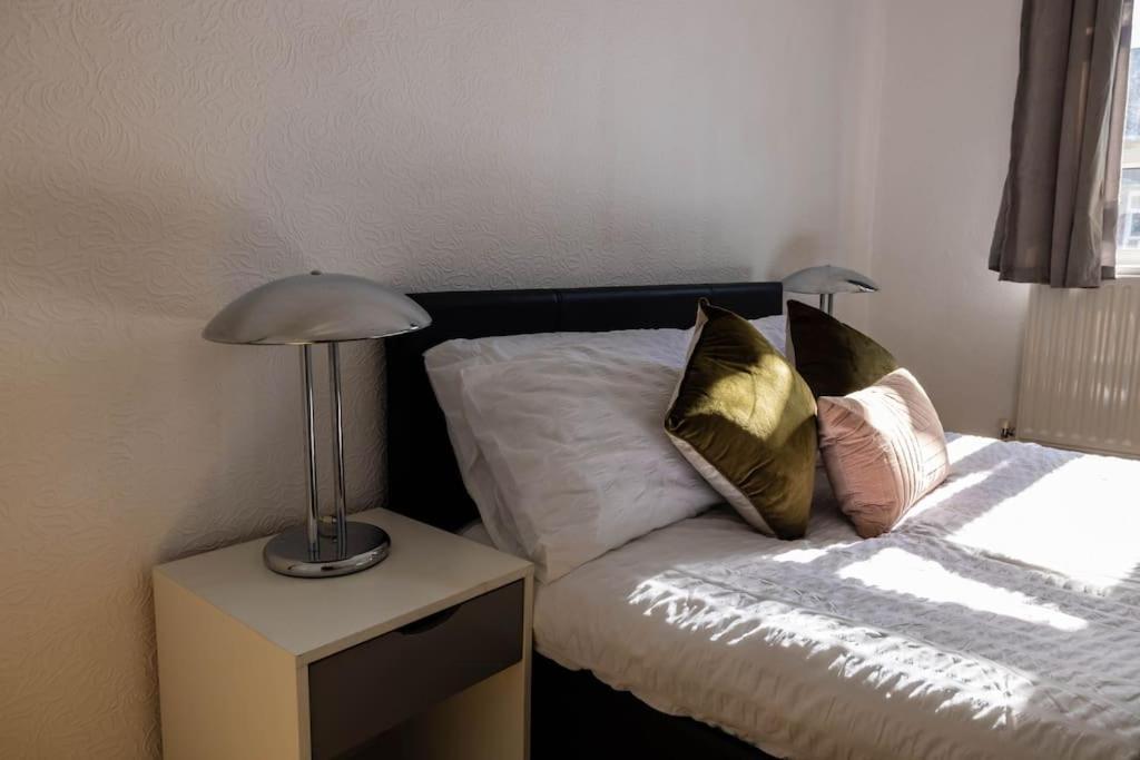 Pristine 3 Beds Hackney E9 Apartment ลอนดอน ภายนอก รูปภาพ
